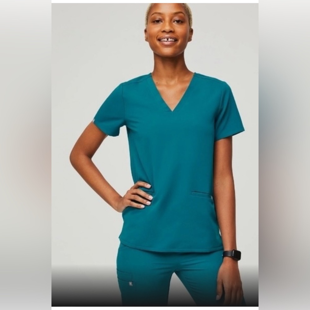 FIGS limited edition PACIFIC BLUE CASMA TOP & YOLA SCRUB BOTTOMS